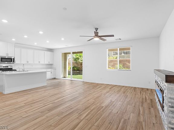 5th image of 820 Aurelie Ridge St