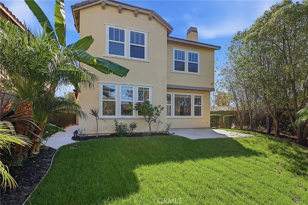 3 bed, 2.5 bath, 2242 sqft, $7,000 — Photo 2