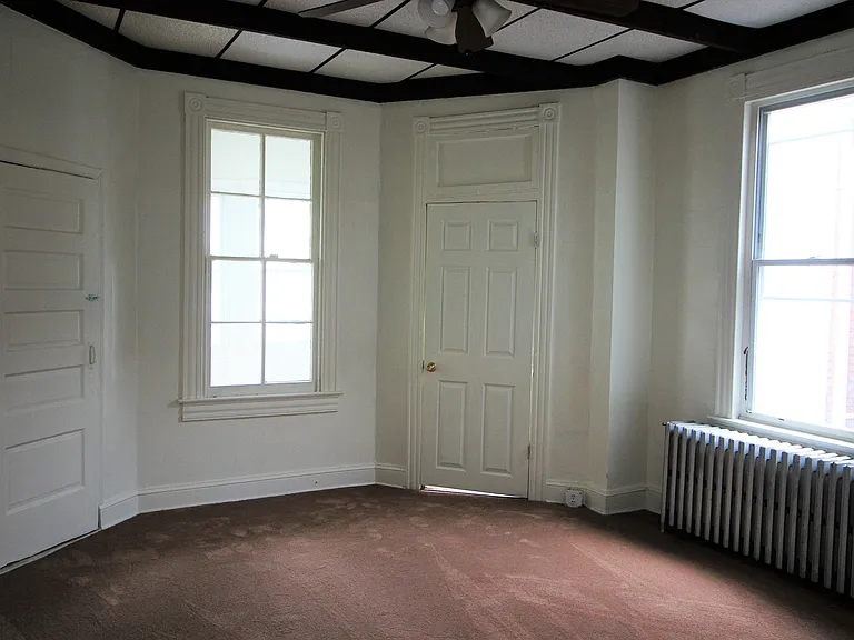 2829 Saint Paul St — Photo 8