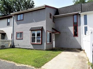 64 Noble Rd, Sicklerville, NJ 08081