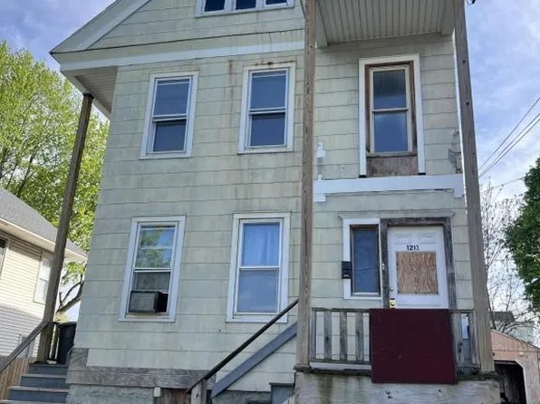1213 Oswego St, Utica, NY 13502