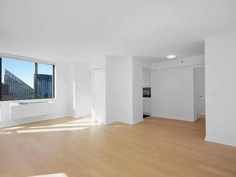 75 W End Ave #C18I — Photo 4