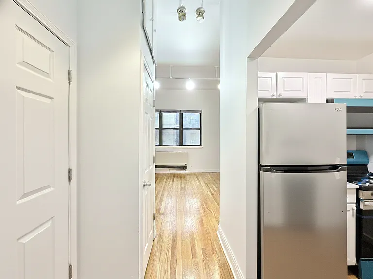 56 Court St #4HH — Photo 10