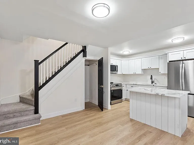 1118 Brown St #318 — Photo 3