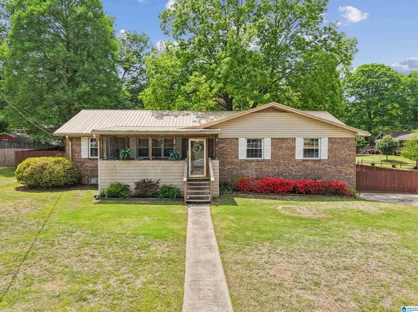 6766 Sunny Dell Dr, Bessemer, AL 35023