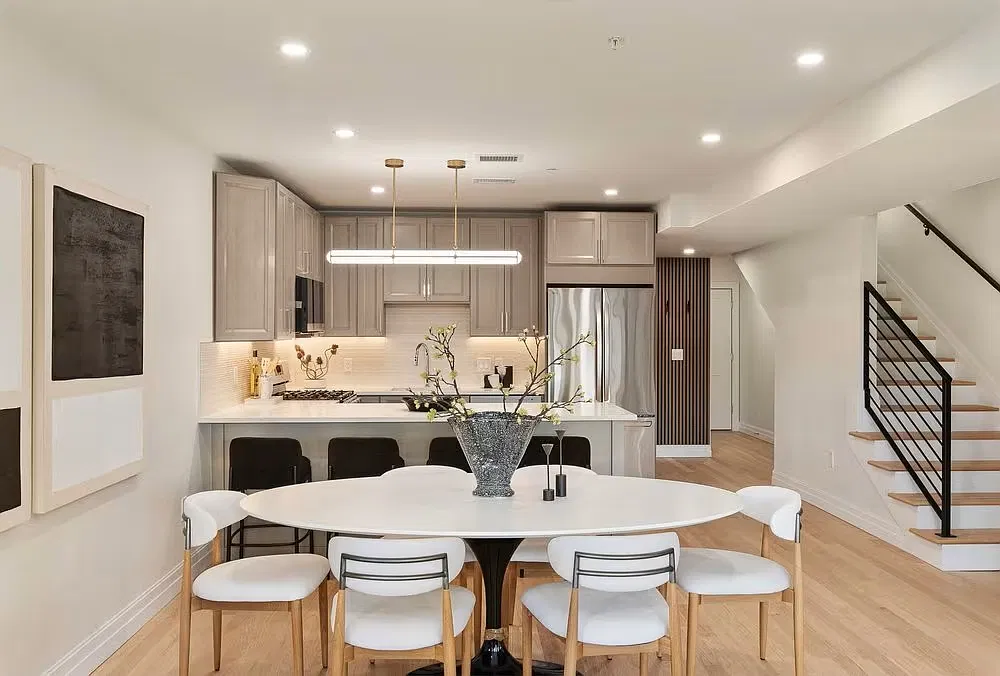 72 Hyde Park Ave — Photo 4