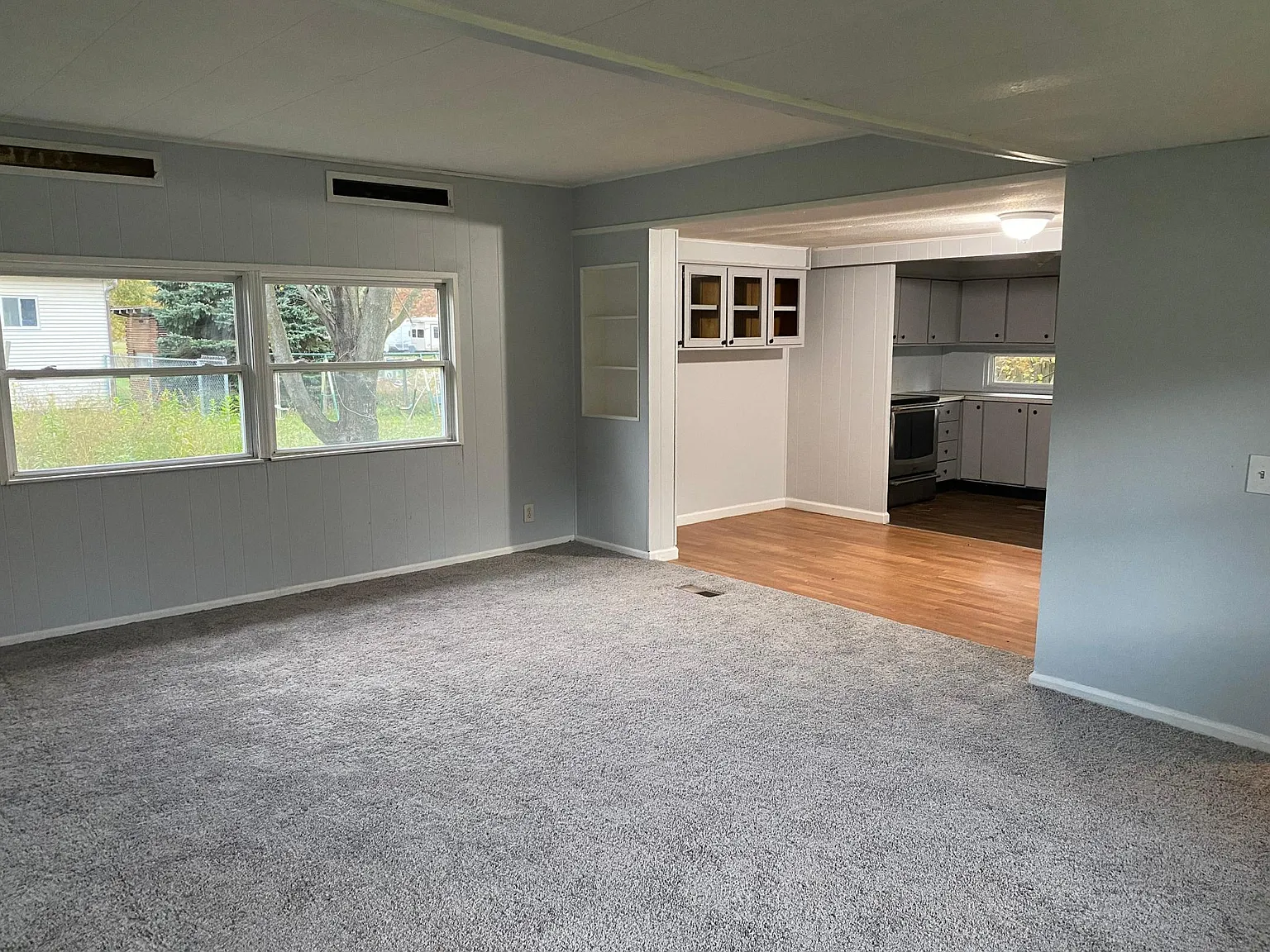 3 bed, $1,650 — Photo 1