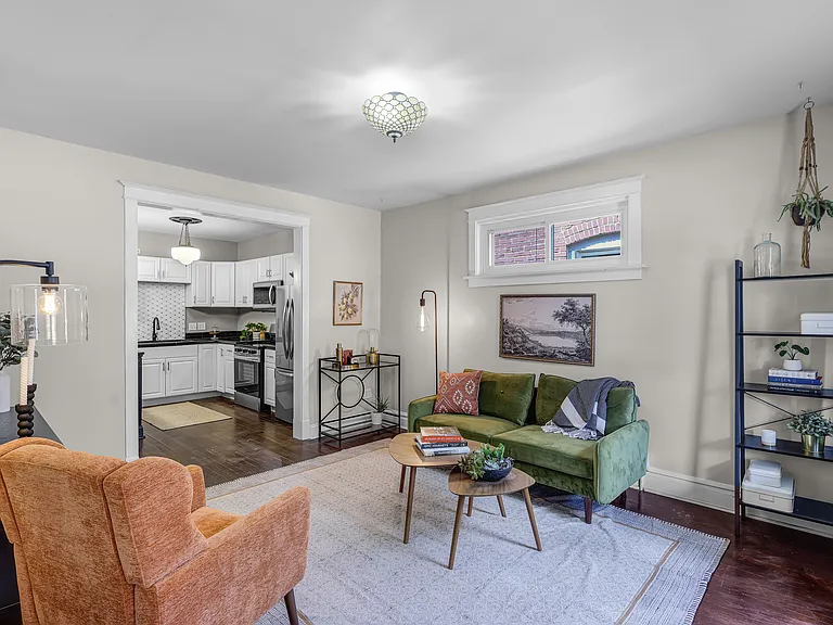 3335 Salena St — Photo 3