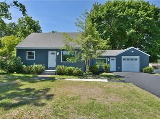 9402 Sessions Rd, Sauquoit, NY 13456