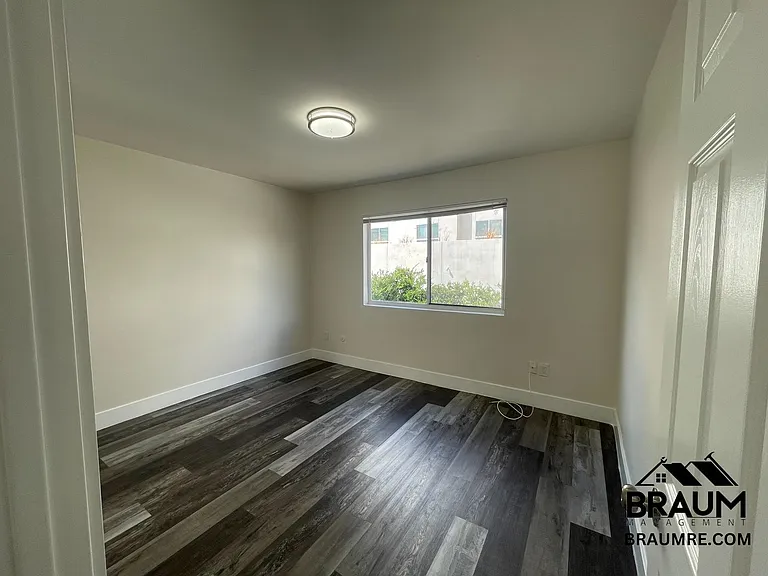5611 FULCHER PROPERTY, LLC — Photo 10