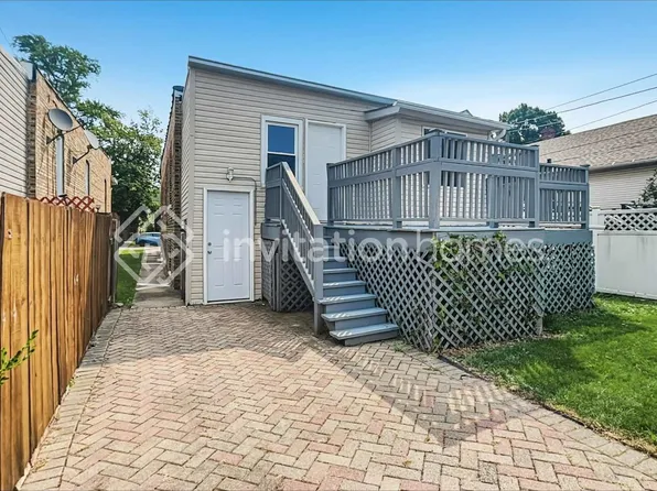 1302 Elmwood Ave, Berwyn, IL 60402