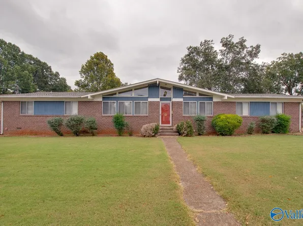 3207 Riley Rd SW, Huntsville, AL 35801
