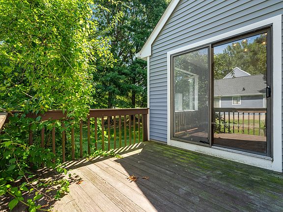 3rd image of 6 Wild Rose Ct #6