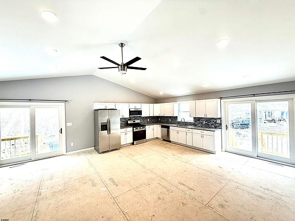 3rd image of 607 Sea Ranch Ave