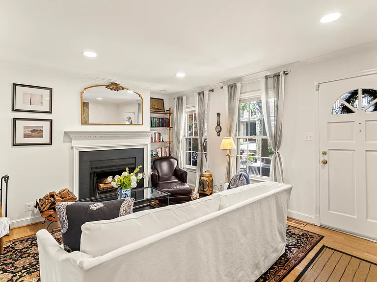 2302 Sanford St — Photo 69