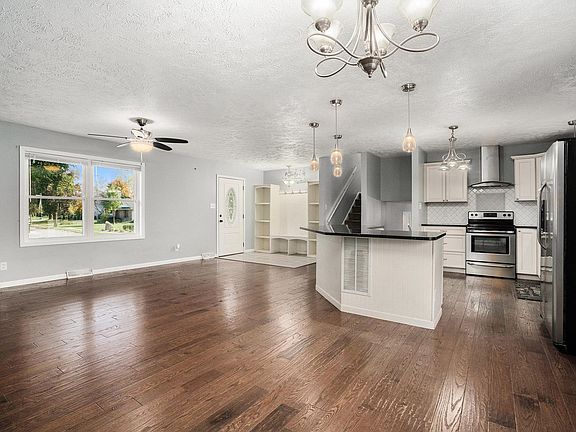 5th image of 1707 E Lake Dr W