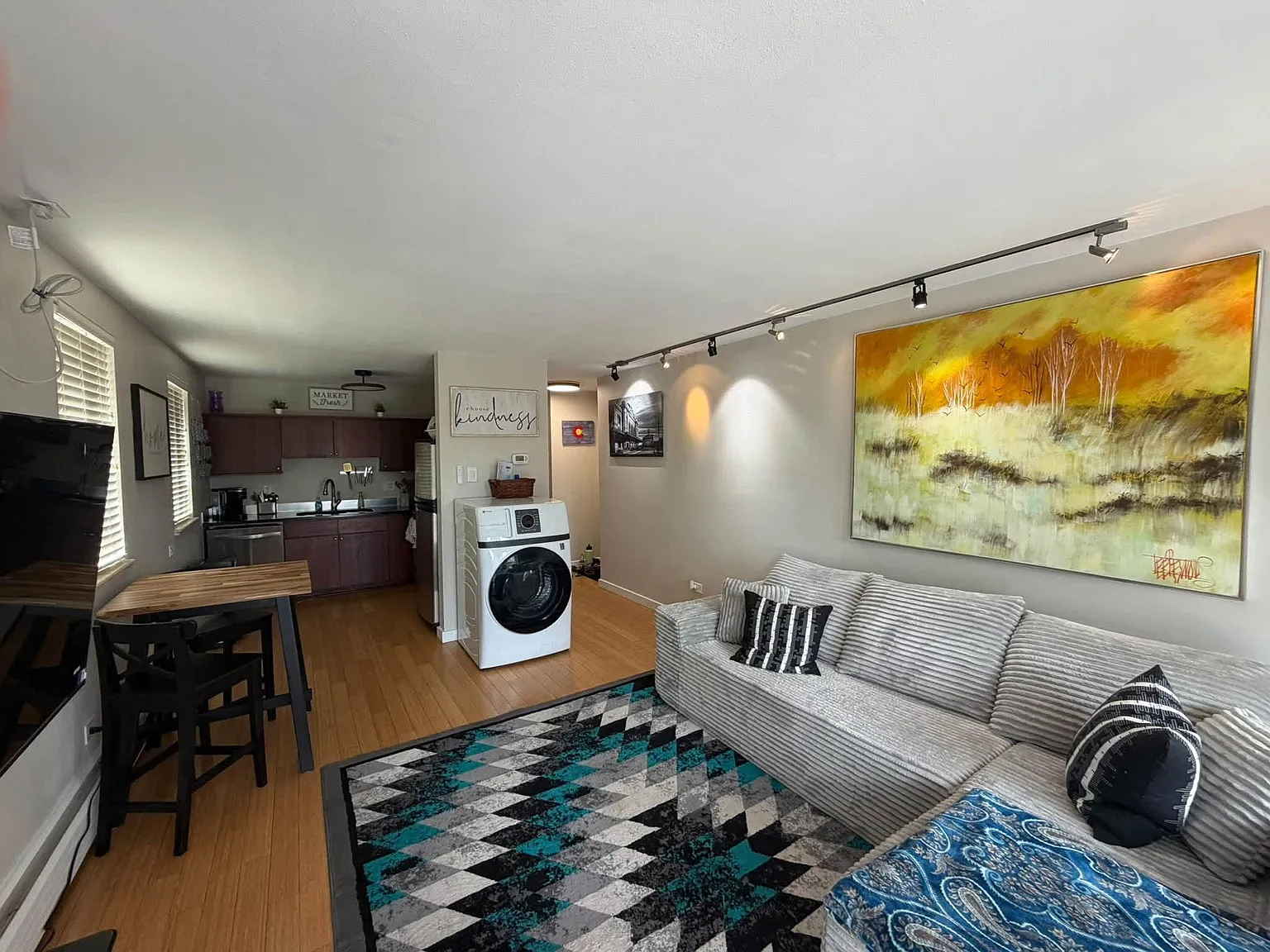1 bed, 563 sqft, $2,000 — Photo 4