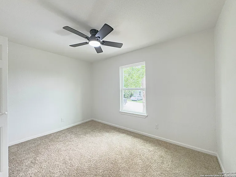 375 W Faust St — Photo 20