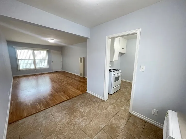 9074 Huntington Dr — Photo 3