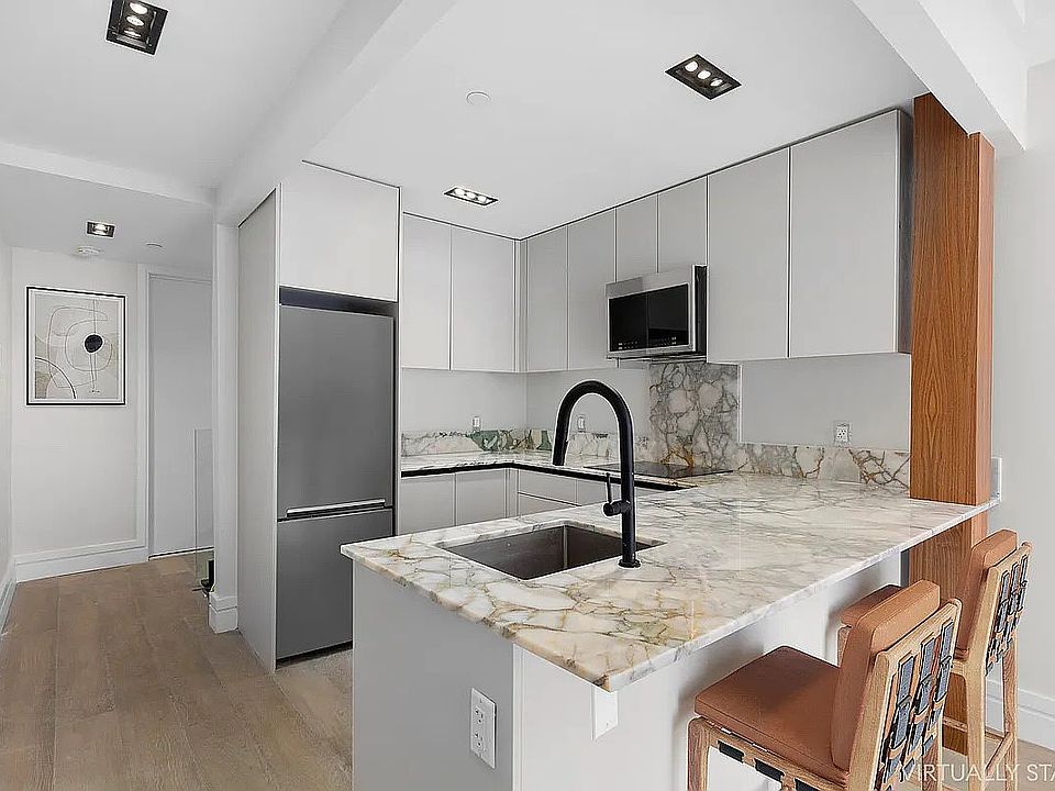 2nd image of 1015 President St #3B