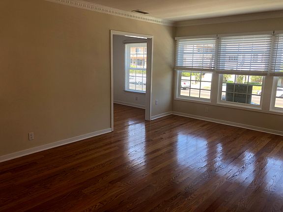 5th image of 1001 S Shenandoah St #1