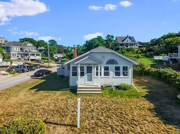 215 Manomet Point Rd, Plymouth, MA 02360