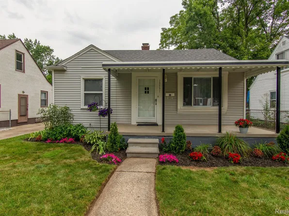 19591 Brady, Redford, MI 48240