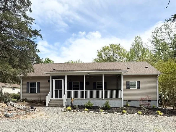 658 Ferry Hill Trl, Clarksville, VA 23927