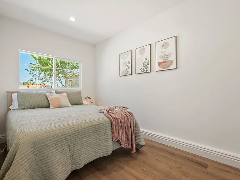 4052 Thomas St #2 — Photo 4