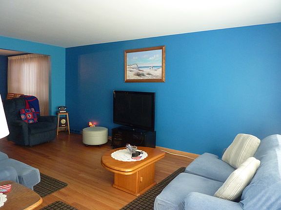 2nd image of 5317 N Melvina Ave