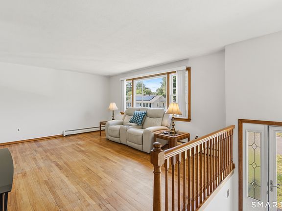 4th image of 39 Putnam Street