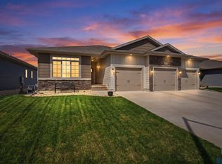 2305 S Sadie Ave, Sioux Falls, SD 57106