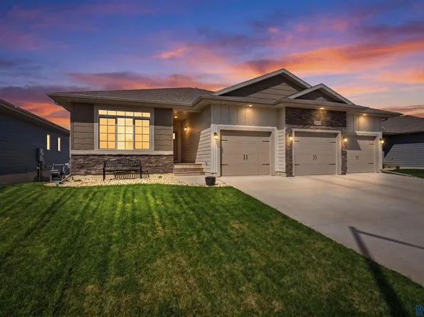 2305 S Sadie Ave, Sioux Falls, SD 57106
