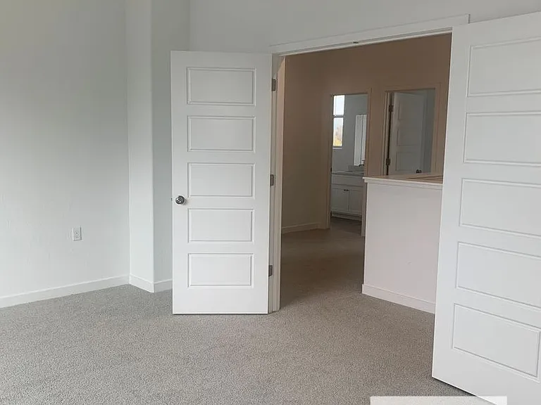 2272 N Duke Ave — Photo 13