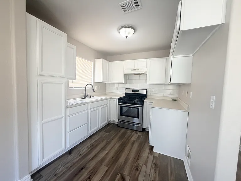 215 N Spruce Ave #C — Photo 1