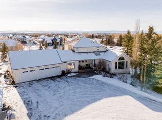 15 N Blueridge Close, Rocky View County, AB T3L 2P4
