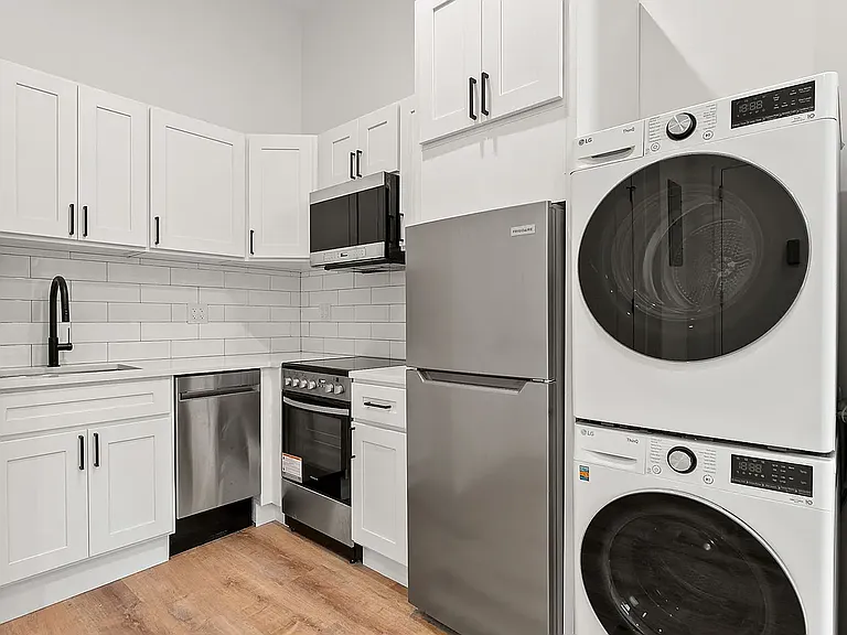 225 13th St #1 — Photo 3