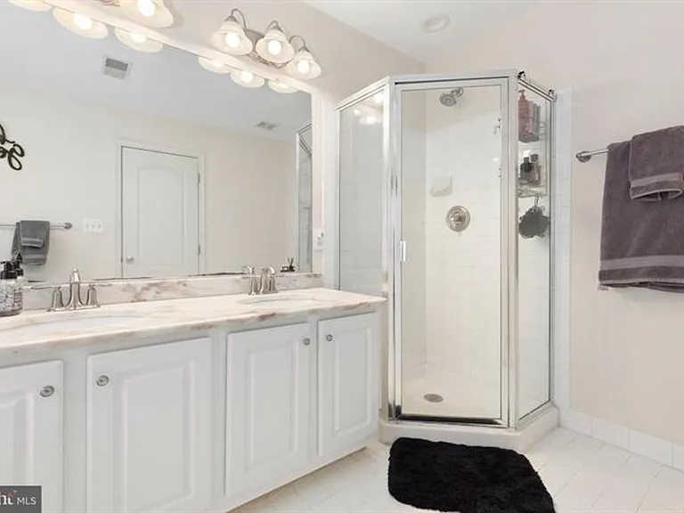 13340 Colchester Ferry Pl — Photo 24