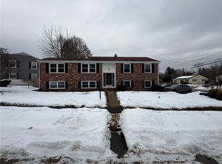 52 Cottonwood Dr, Cranston, RI 02921