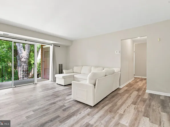 3814 Lyndhurst Dr APT 203, Fairfax, VA 22031