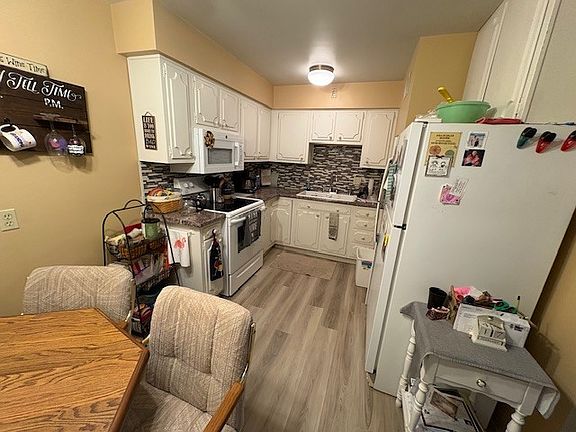 3rd image of 940 17th St APT 7