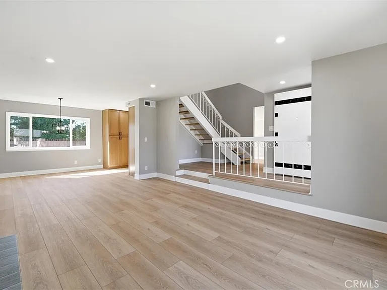 1613 Darcy Ave — Photo 7