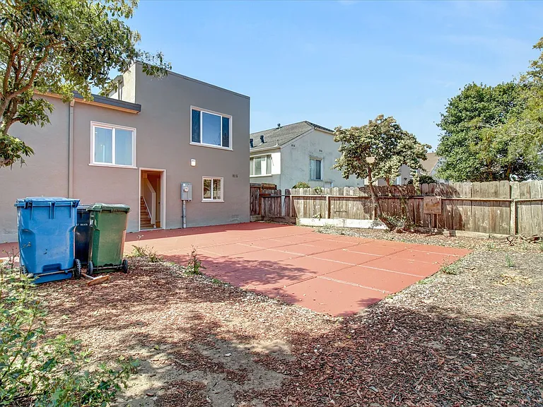 14 Castlemont Ave — Photo 27