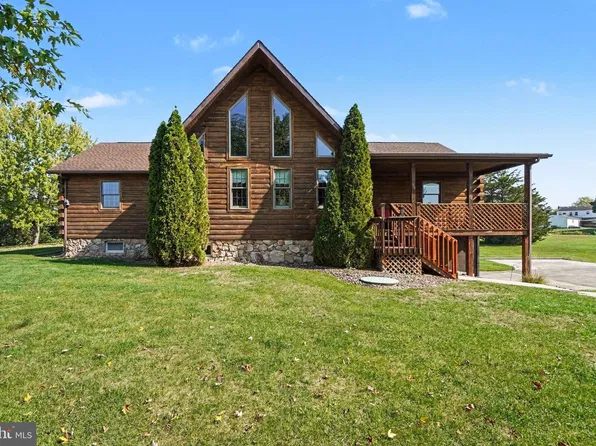 8903 Kuhn Rd, Greencastle, PA 17225