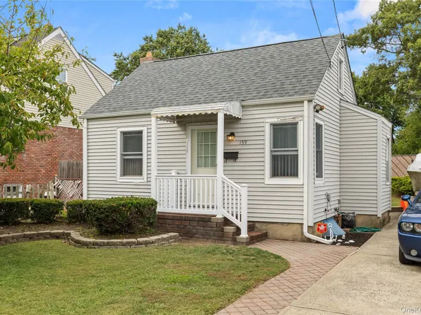 159 Neptune Avenue, West Babylon, NY 11704