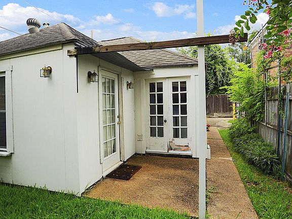 View of detached guest house.