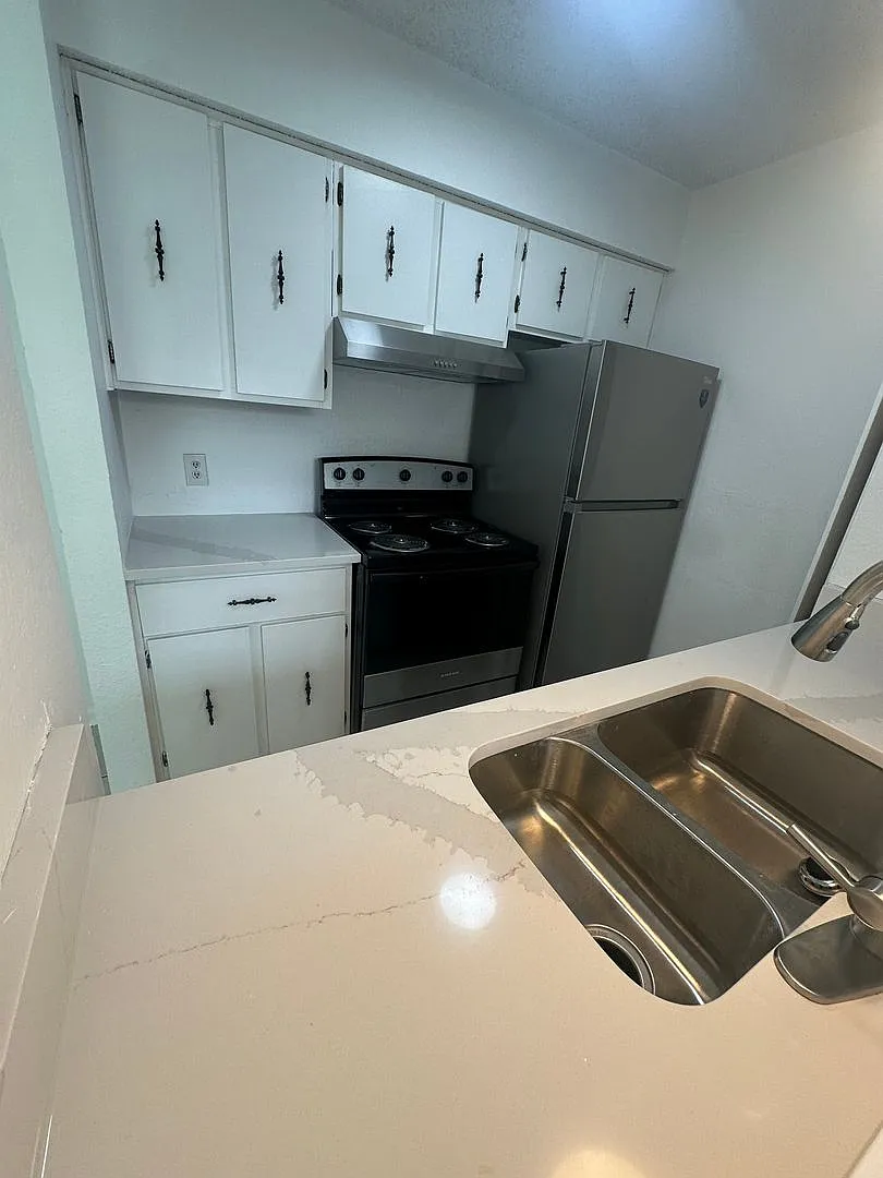 2BD/1.5BA Townhouse located on the Germantown/Memphis Line! — Photo 3