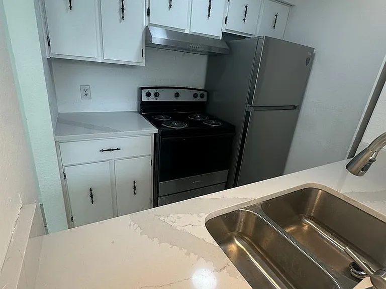 1725 Ridge Oak Pl — Photo 3