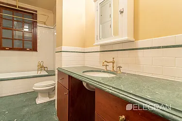 Rented by (Legacy) Elegran