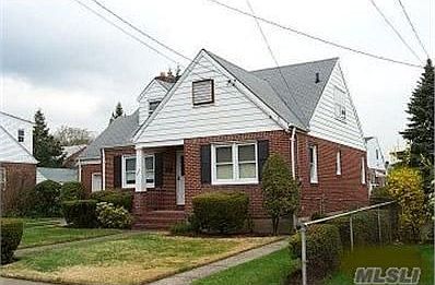 1st image of 950 N 3rd St